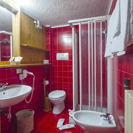 Lago Ghedina 科尔蒂纳丹佩佐