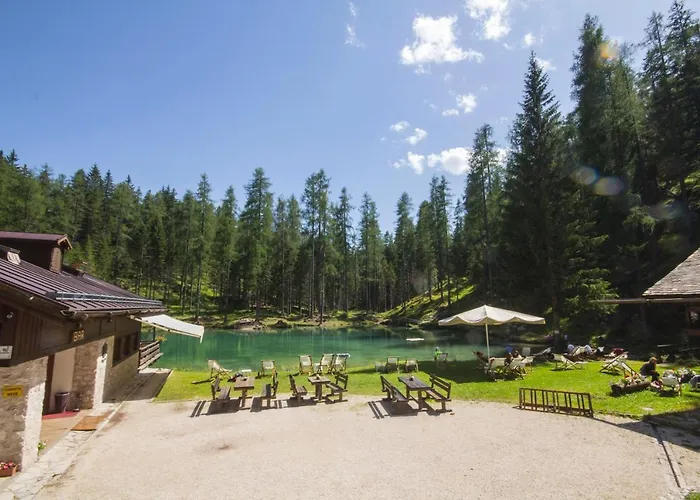 Lago Ghedina Couette-café *